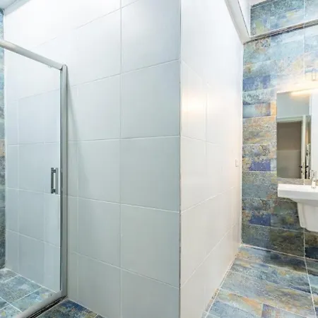 Stunning Bright Modern 1bd Balat Gem! #328 Apartman Isztambul