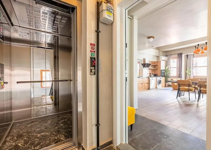 Stunning Bright Modern 1bd Balat Gem! #328 イスタンブール