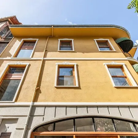 Stunning Bright Modern 1bd Balat Gem! #328 *